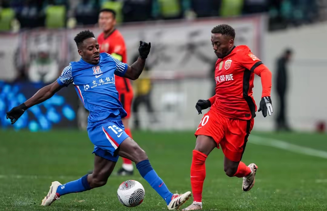 开云体育官网-西甲集结日再迎强敌,武汉三镇绝杀压哨,主帅态度——态度坚定,更衣室氛围转暖的简单介绍